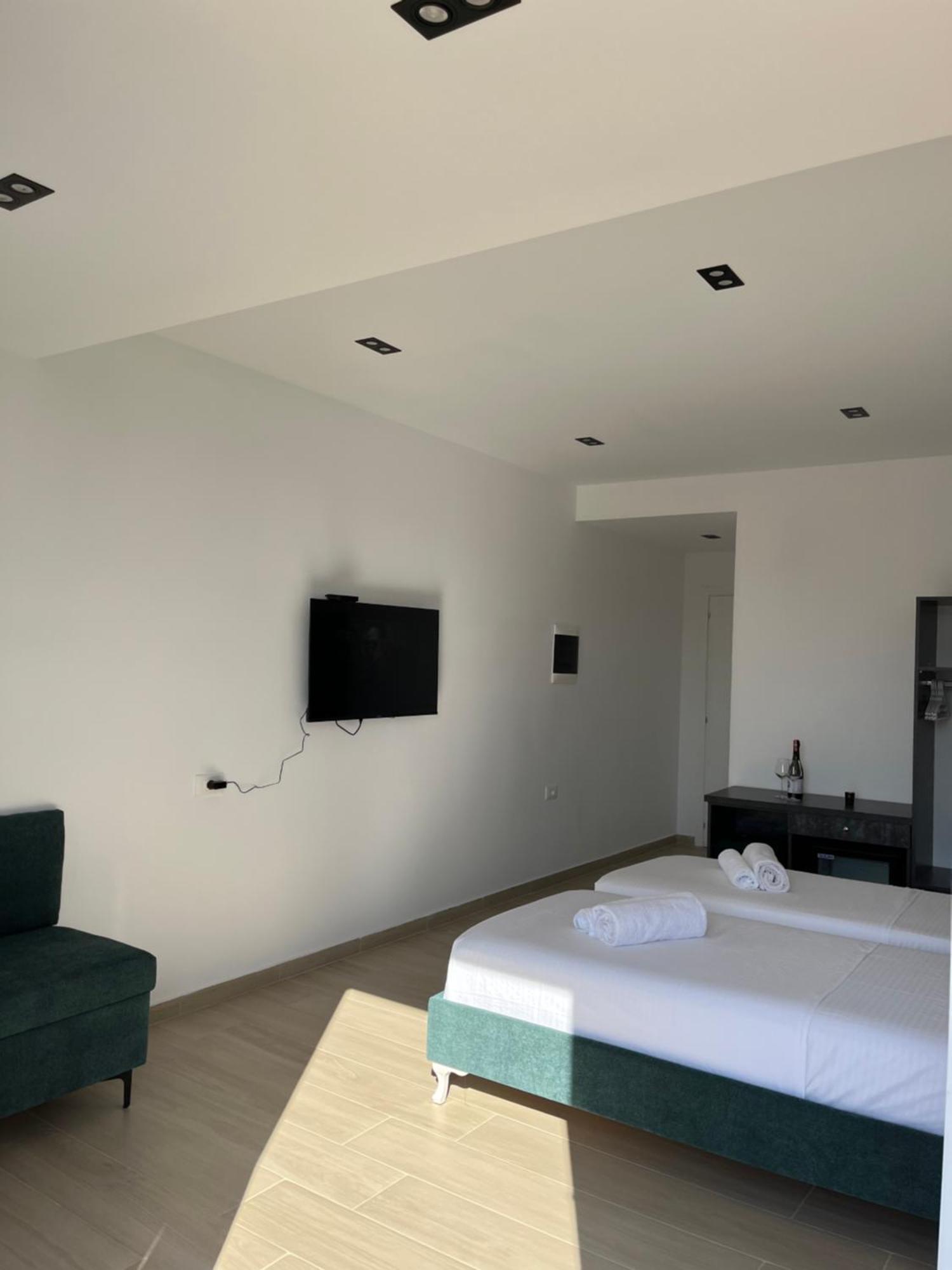 Del Mare Hotell Sarandë Eksteriør bilde