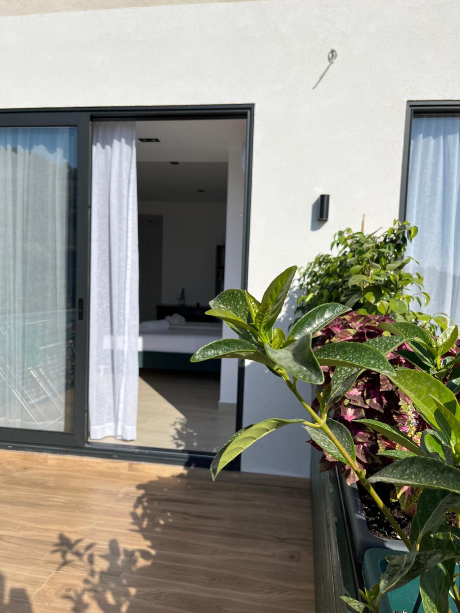 Del Mare Hotell Sarandë Eksteriør bilde