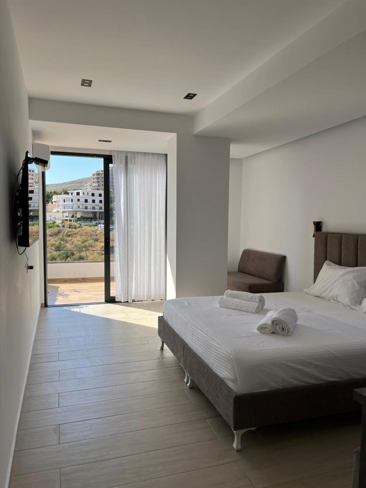 Del Mare Hotell Sarandë Eksteriør bilde