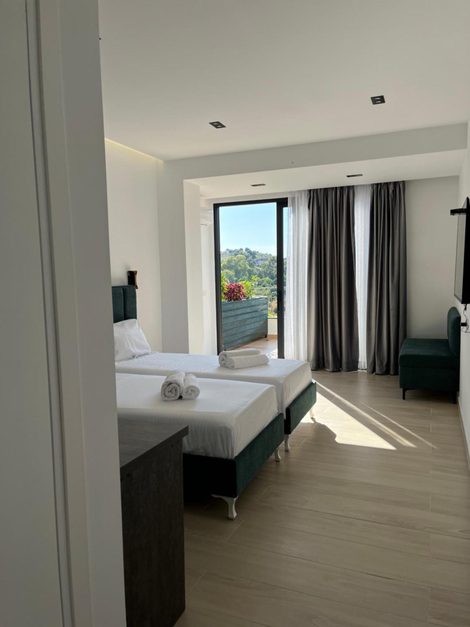 Del Mare Hotell Sarandë Eksteriør bilde