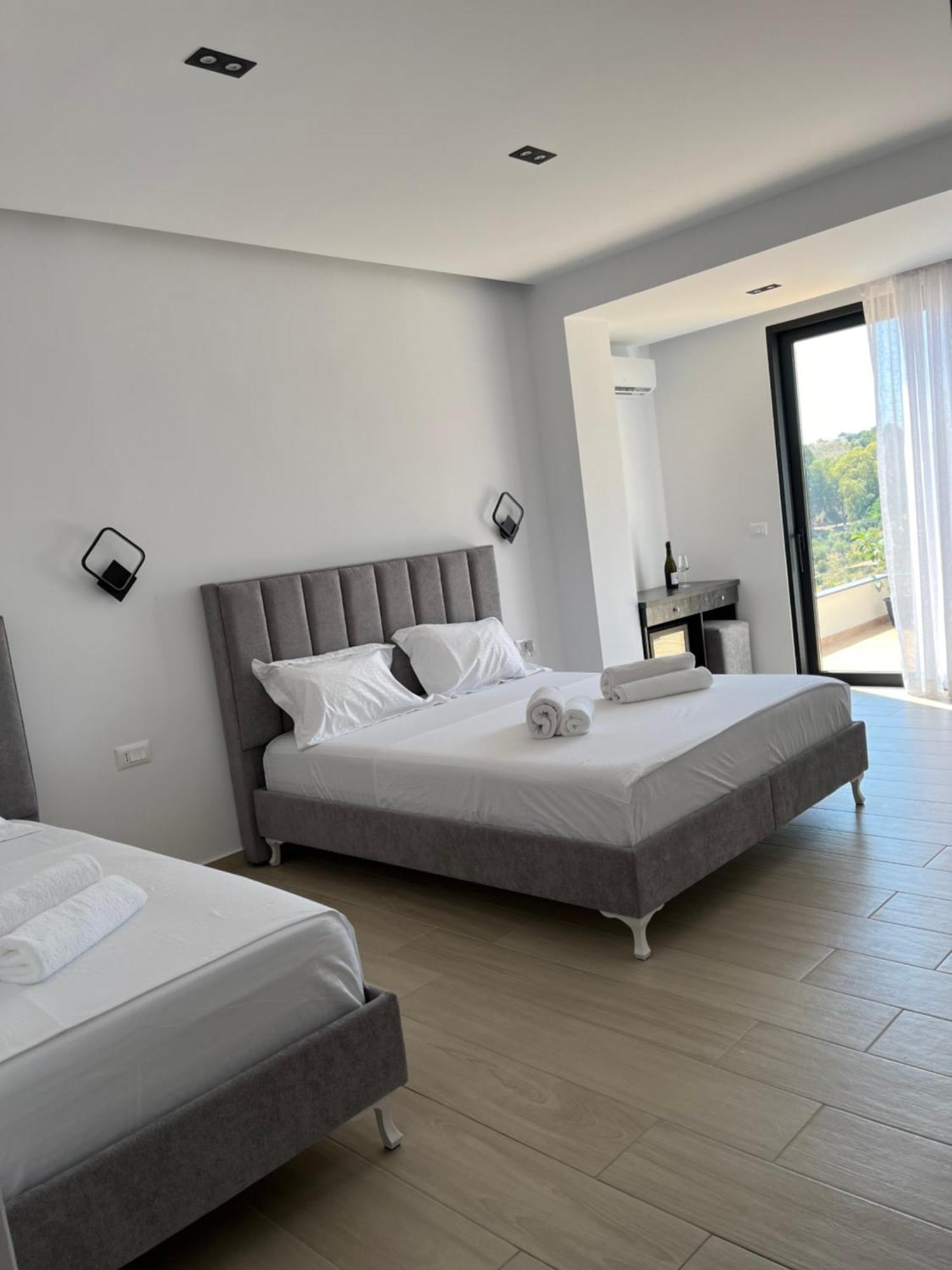 Del Mare Hotell Sarandë Eksteriør bilde