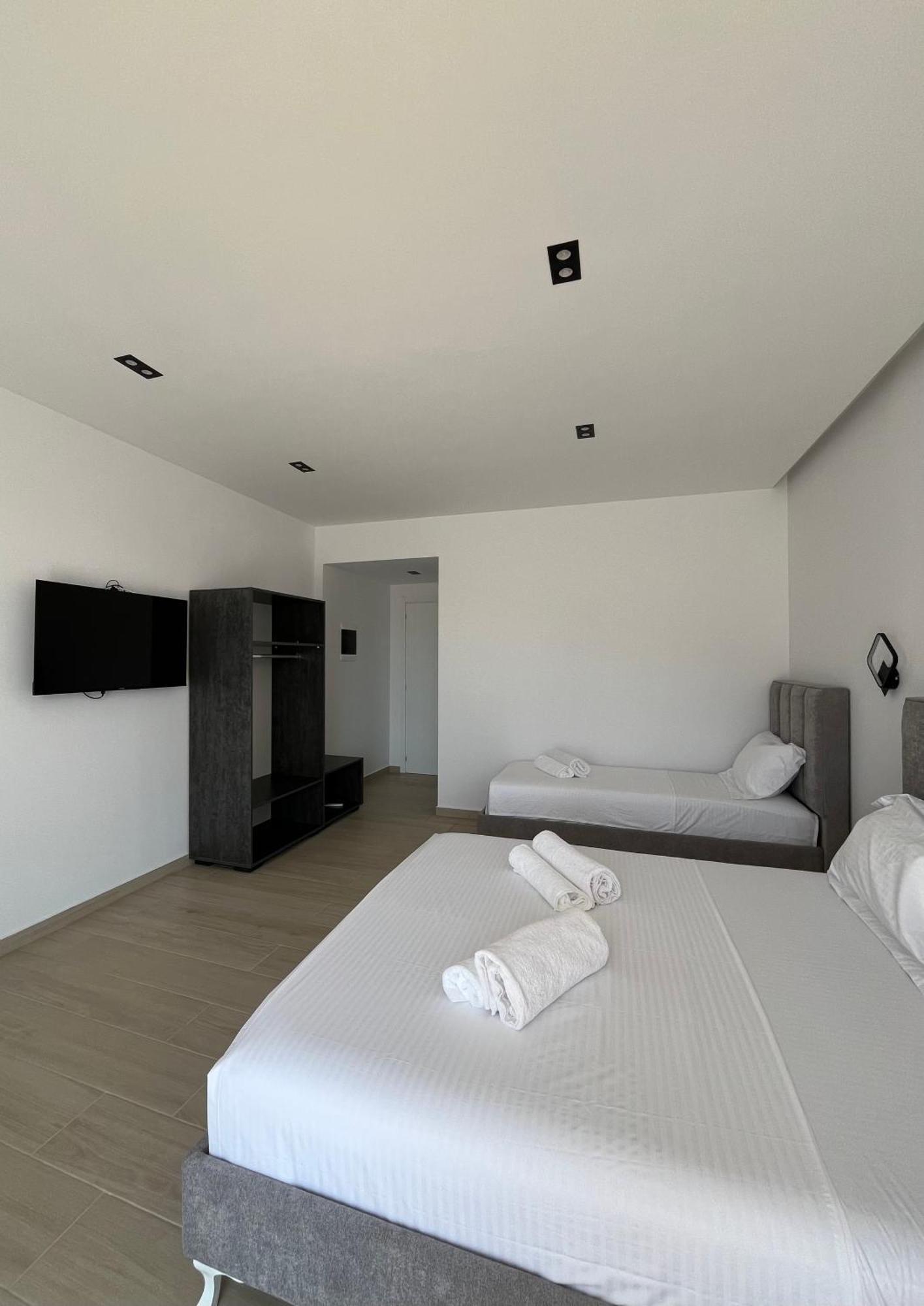 Del Mare Hotell Sarandë Eksteriør bilde
